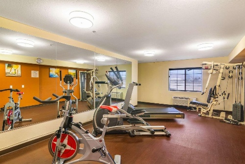 Comfort Inn & Suites image 1