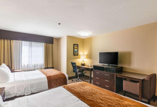 Comfort Inn & Suites image 11