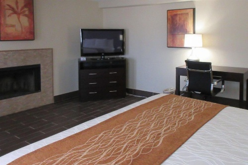Comfort Inn & Suites image 16
