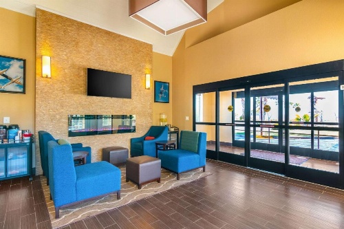 Comfort Inn & Suites image 20