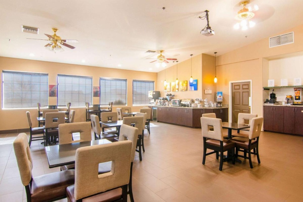 Comfort Inn & Suites Image 29