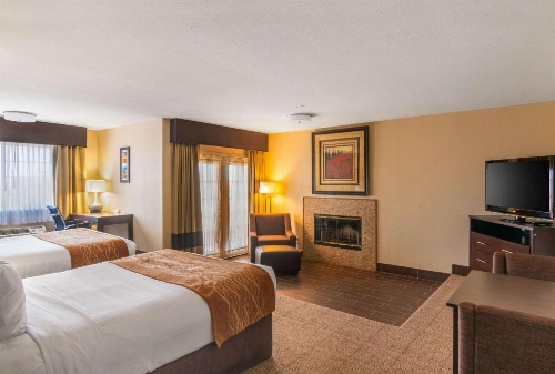 Comfort Inn & Suites image 6